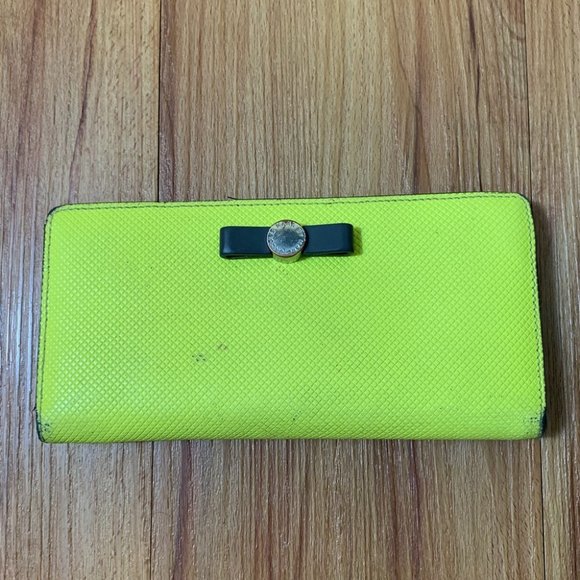 Marc Jacobs Sophisticato Bow Slim Snap Wallet - Picture 2 of 16